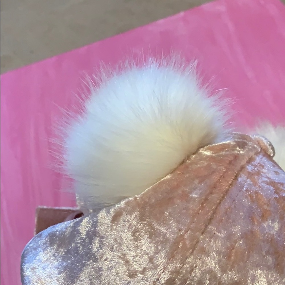 Hat - Picture 4 of 5